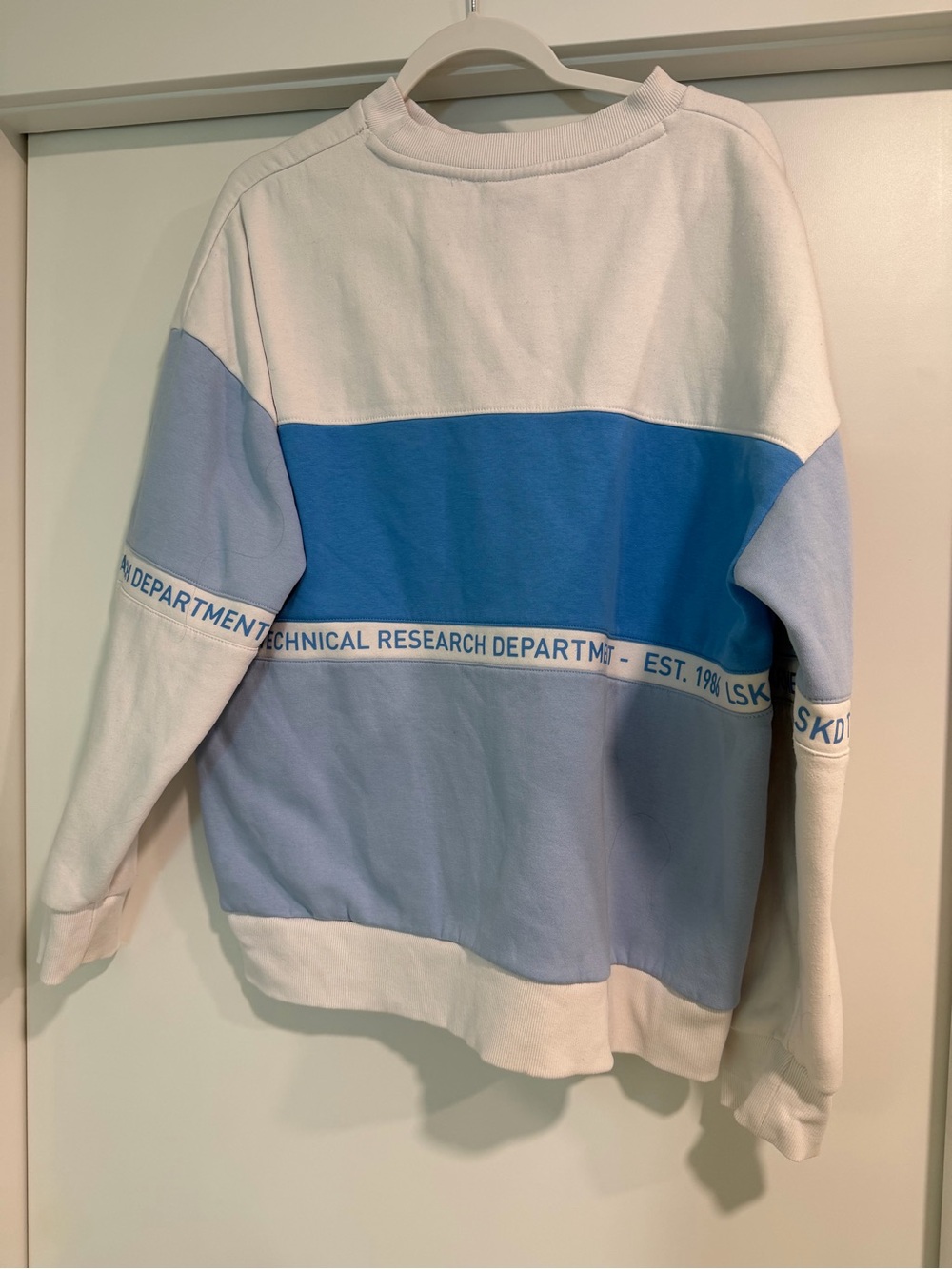 LSKDSPORT Colorblock Crewneck Sweatshirt in White & Light Blue - Picture 2 of 2